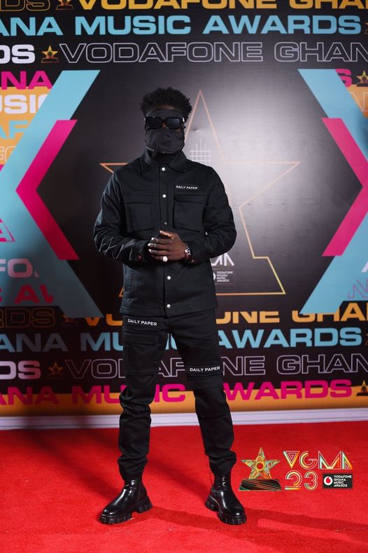 Ghanaian blast Kuami Eugene over his dressing