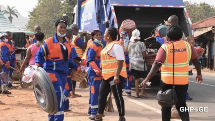 Zoomlion cleaning the streets