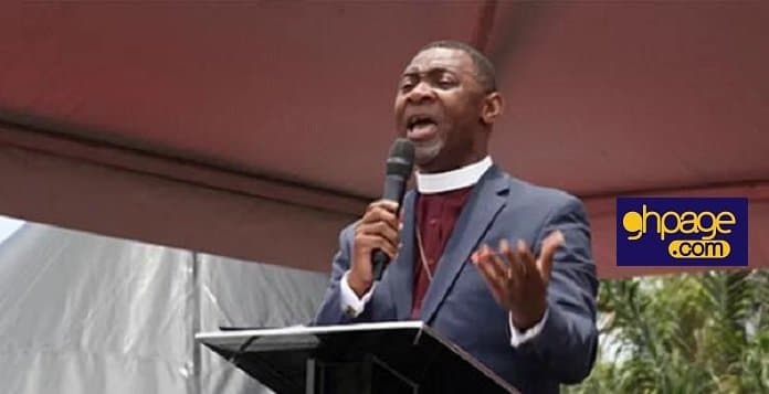 Rev Lawrence Tetteh reveals what he does when ladies send him naked photos