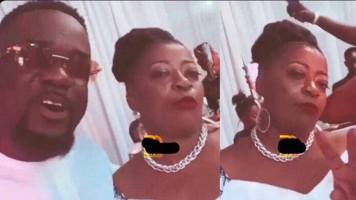 Watch as Sarkodie's mom put up special dance moves