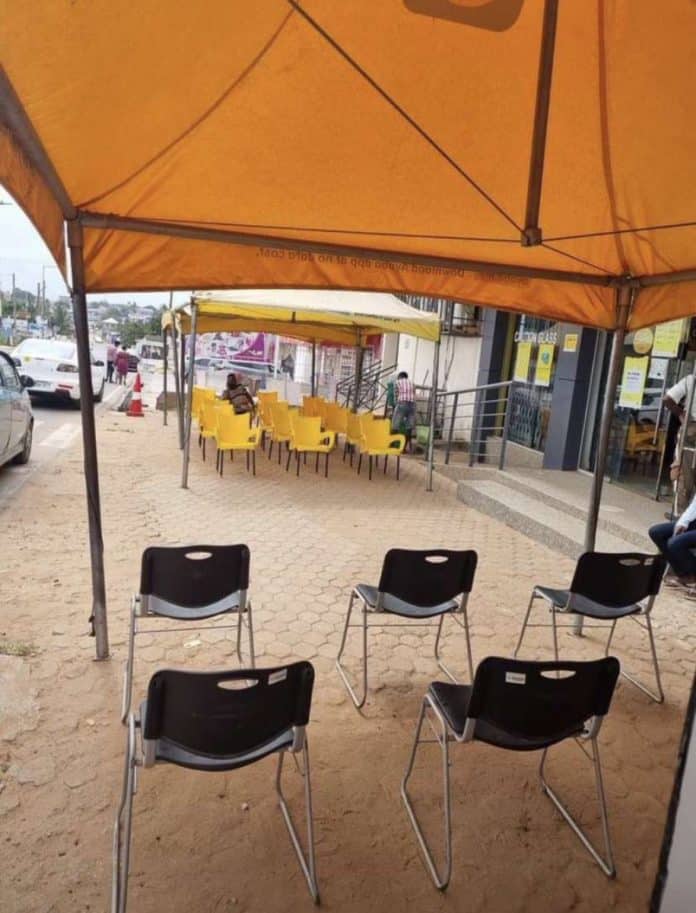 Empty seats at SIM registration centres after deadline extension