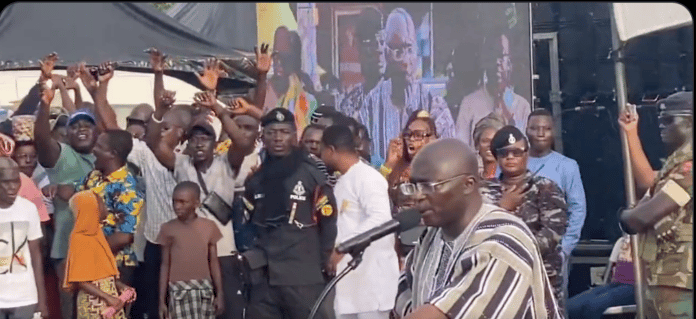 Vice President Bawumia received an unpleasant welcome as he was booed at the Hogbetsotso festival.