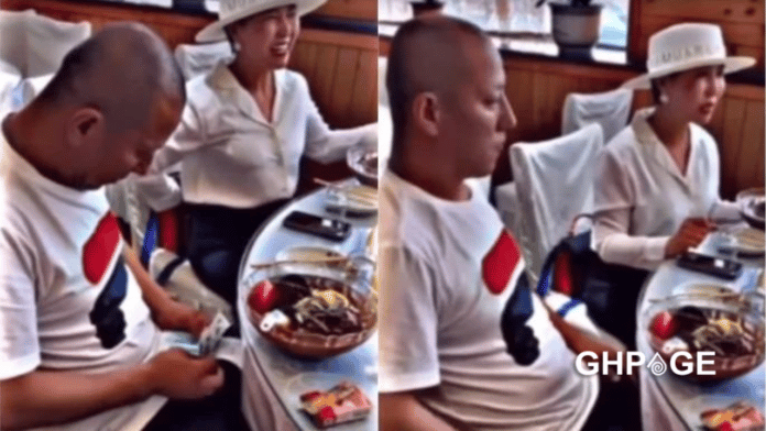 Wife 'stylishly' gives hubby money to pay for restaurant bills to avoid embarrassment