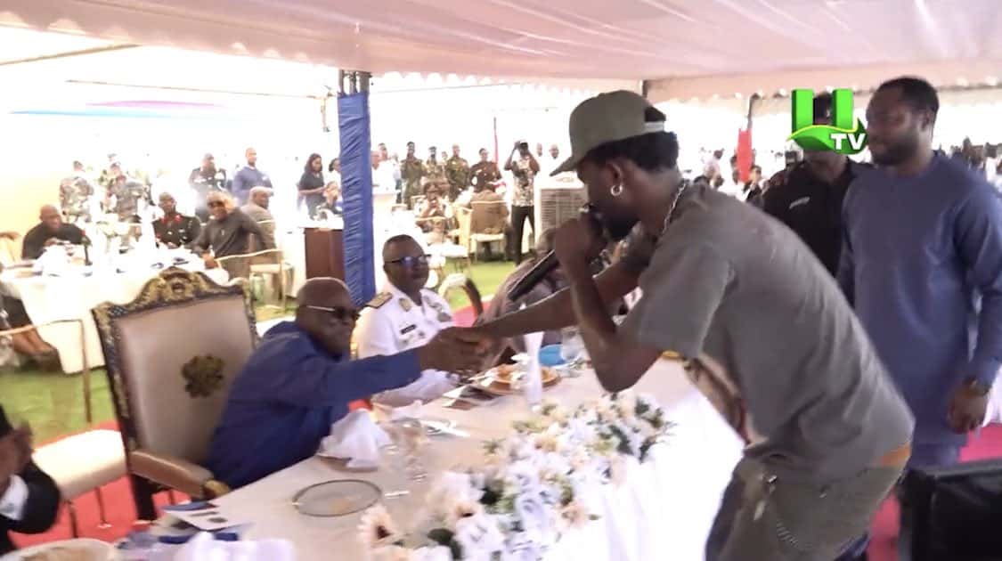 Black Sherif slammed for his mannerless handshake with Prez Akufo-Addo