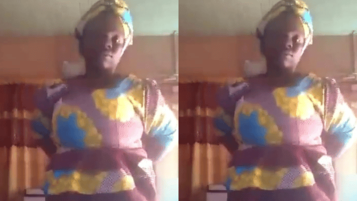 Sofo maame strips naked during Tiktok live