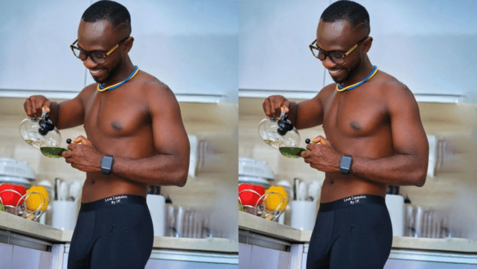 Okyeame Kwame 'flaunts his manhood' again despite earlier backlashes from Ghanaians
