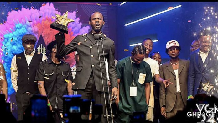 Black-Sherif on stage after winning award