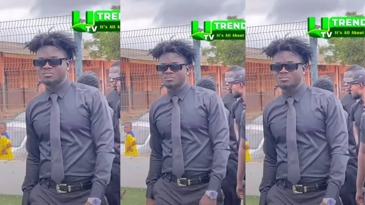 You lack home training" - Kuami Eugene dragged for wearing a shirt and tie to his father's 40-day observation