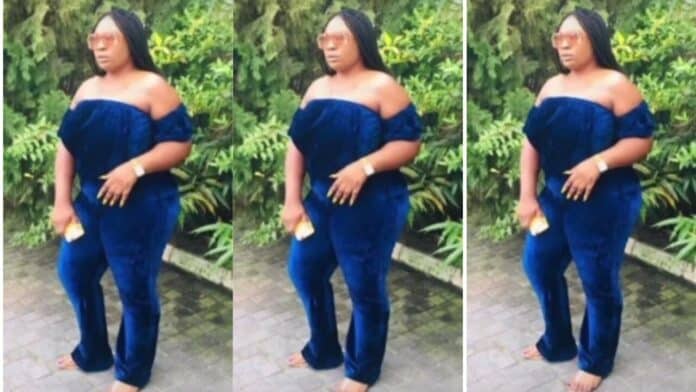 Married woman exposed for collecting Ghc40 to sleep with popular musician - Video