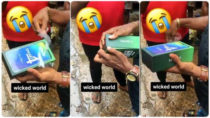 Guy cries his eyes out as Circle boys give him an empty box as a phone after paying over Ghc 15000