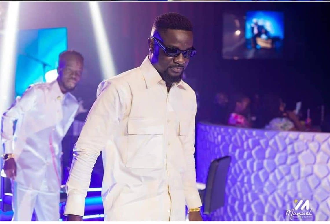 Sarkodie buys Akwaboah’s ‘LightHouse’ album for only GHC3,000