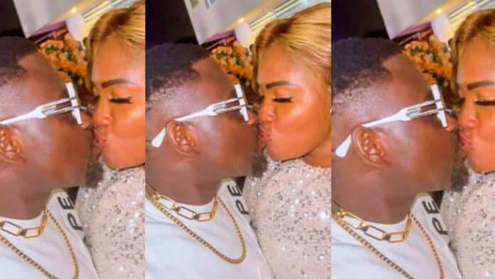 Married Brother Sammy caught kissing Kumawood actress Louisa Adinkrah in public - Video