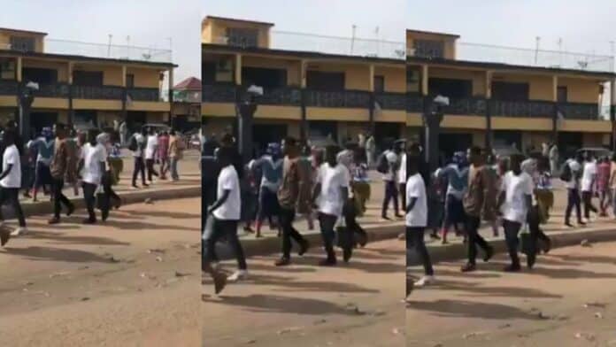 Ashaiman Foes seller's manhood goes missing after guy buying a shirt touched him (Video)