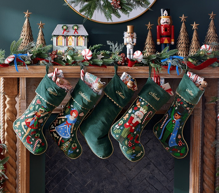 10 symbols of Christmas and their meanings - GhPage
