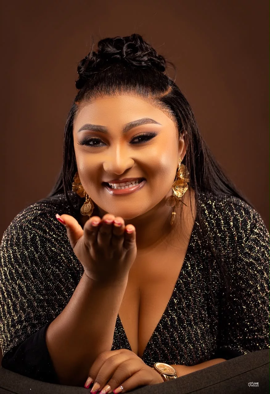 Kumawood actress Suzan Haidamous drops elegant pictures to celebrate her birthday